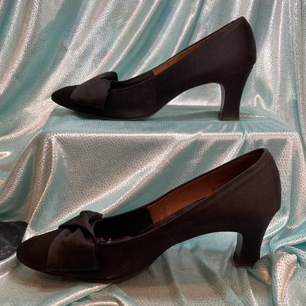 Vintage 1950’s Jacqueline heels. 7- 7.5. 10”‎ insole. Satin.  5